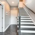 Pet-friendly Abode W/ Balcony In East Nashville!