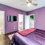 Holiday home Pet-friendly Abode W/ Balcony In East Nashville! *