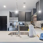 The Odyssey By Avantstay Apartment