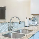 Holiday home Chic For 4 Near West End
