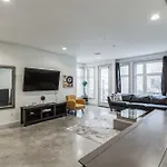 Trendy 3 Bdr For 8 Heart Of Nash Near 5 Points