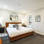 2 Bdr Riverfront Living In Downtown Nashville