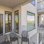 Modern 2 Bdr W River View Balcony Walk To Dt