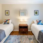 Holiday home Delightful Duplex - Steps Away From Tsu *