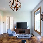 Charming Historic Loft Near Centennial Park