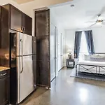 Centennial Park Near Broadway Sleeps 4 Holiday home *