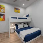 West End Getaway For 5 With Pool