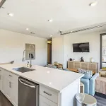 Gorgeous For 8 With Rooftop & Gym Near Dt Apartment *