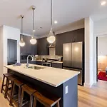 The Odyssey By Avantstay Apartment