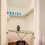 Winedown In Music Free Park Pool View Apartment
