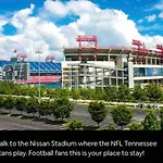 Winedown In Music City Free Park Pool View