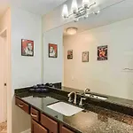 Winedown In Music Free Park Pool View Apartment