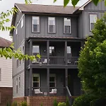 *new* East Luxe Townhouse, Sleeps 6 Nashville