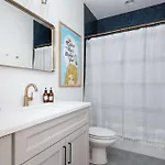 The Dolly House 8br Sleeps 24 5min To Dt *