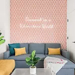 The Dolly House 8br Sleeps 24 5min To Dt