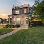 Walkable Nations Retreat Rooftop & Near Broadway