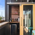 Dollys Dream House Champagne Bar W Dt Views Holiday home *