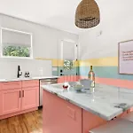 Dollys Dream House Champagne Bar W Dt Views *