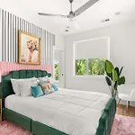 Holiday home Dollys Dream House Champagne Bar W Dt Views