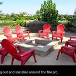 Apartment Uncork And Unwind Free Parking Pool Walk To Broadway!