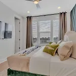 Music Mansion 2 Miles To Broadway - 13 Beds