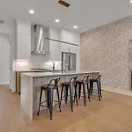Holiday home Music Mansion 2 Miles To Broadway - 13 Beds *