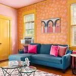 Dolly's Music Row Oasis - Walkable Location Apartment