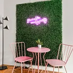 Dolly's Music Row Oasis - Walkable Location Apartment *
