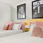 Nashville Dolly Oasis On Music Row