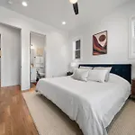 Rooftop Lounge 2 Miles From Broadway Holiday home Nashville