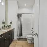 Stylish Midtown Near Vanderbilt & Parthenon *