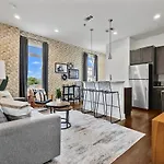 Stylish Midtown Near Vanderbilt & Parthenon Apartment