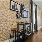 Stylish Midtown Near Vanderbilt & Parthenon Apartment *