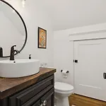 Nash Urban Oasis With Rooftop And Modern Amenities Holiday home Nashville