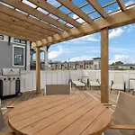 Nash Urban Oasis With Rooftop And Modern Amenities