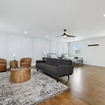 Nash Urban Oasis With Rooftop And Modern Amenities Holiday home *