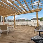 Nash Urban Oasis With Rooftop And Modern Amenities