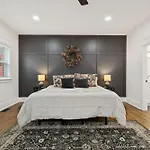 Nash Urban Oasis With Rooftop And Modern Amenities Holiday home *