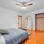 Game Room And Bunks Sleeps 12 Near Downtown