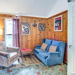 Holiday home Spacious Retreat W/ Yard: Wfh Friendly!
