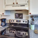 Spacious Retreat W/ Yard: Wfh Friendly! Holiday home *