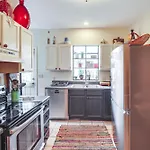 Spacious Retreat W/ Yard: Wfh Friendly! *