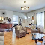 Spacious Retreat W/ Yard: Wfh Friendly! Holiday home Nashville