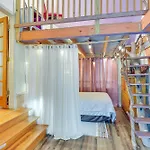 Holiday home Spacious Retreat W/ Yard: Wfh Friendly!