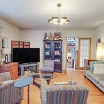 Spacious Retreat W/ Yard: Wfh Friendly! Holiday home *