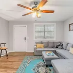 2 Units, Sleeps 16, Mins To Downtown - Airport Apartment