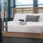 Modern Getaway Near Vandy Apartment