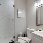 Apartment Modern Getaway Near Vandy Nashville