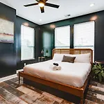 Modern Getaway Near Vandy Nashville