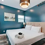 Apartment Modern Getaway Near Vandy
